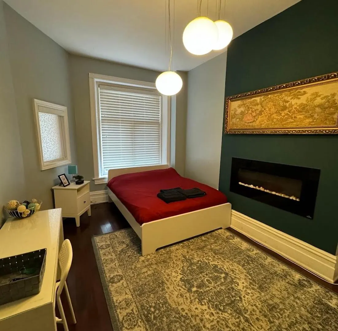 Guest house Spacious Townhouse Close To Dundas Square! Toronto Canada