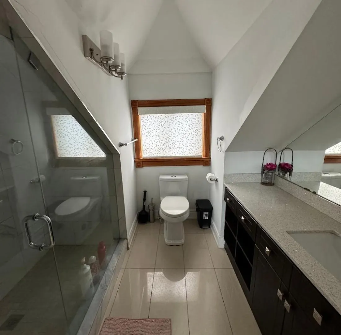 Guest house Spacious Townhouse Close To Dundas Square! Toronto